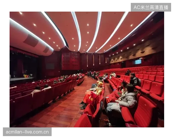 射箭比赛靶子被射爆，裁判也傻眼：一场意外背后的精彩故事